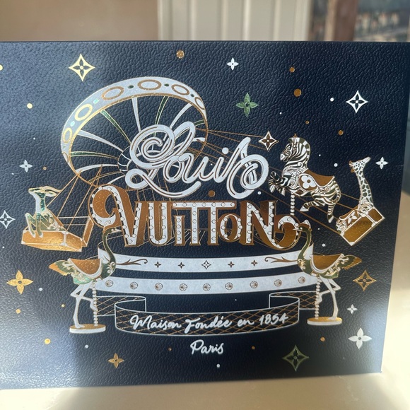 Louis Vuitton large gift bagππππππππππ
Great for storage and decoration - Picture 6 of 12